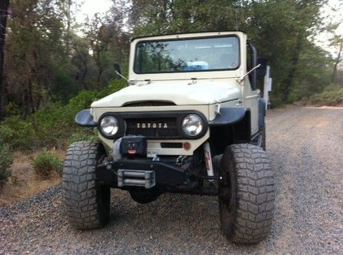 1973 fj 40 toyota landcruiser rock crawler