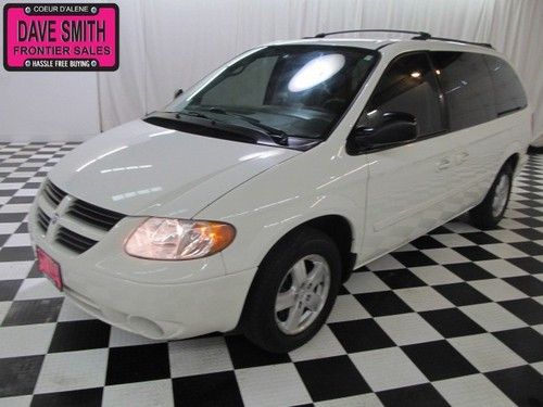 2007 cd player 3rd row seats tint power sliding doors very clean 866-428-9374