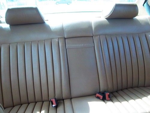 1985 Mercedes-Benz 380SE Base Sedan 4-Door 3.8L, image 2