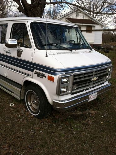 1989 chevrolet 5.7l handycap tiara van