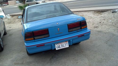 1993 pontiac sunbird le value leader coupe 2-door 2.0l