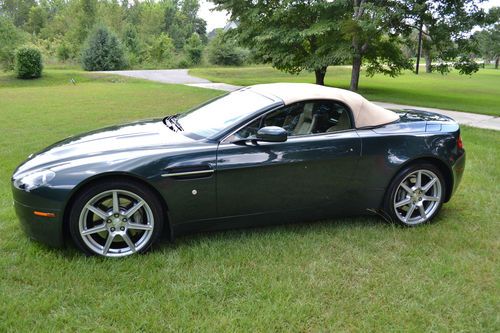 Aston martin vantage roadster