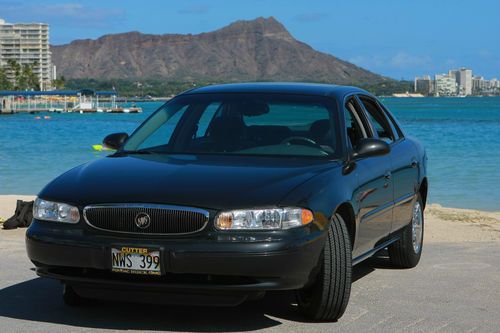 Buick century 2004 sedan like new 19,000 miles 1 owner garage kept