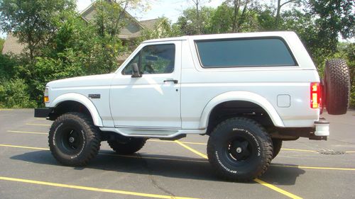 1994 ford bronco  5.8l  4x4, 36k miles!!!  no reserve!!!