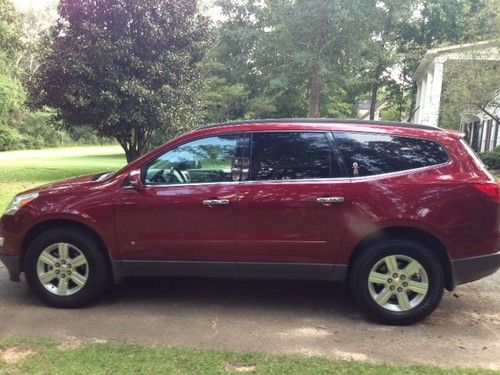 2010 chevrolet traverse lt sport utility 4-door 3.6l