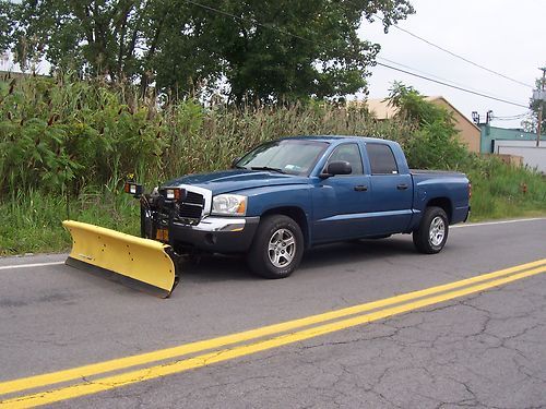 2005 dodge dakota slt quad cab - 4x4 w/plow