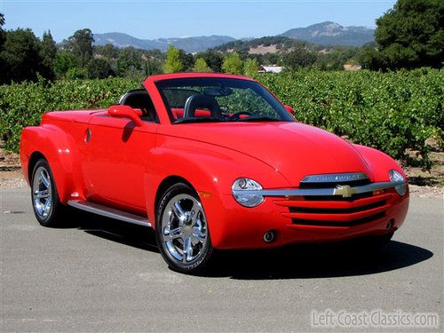 2005 Chevrolet SSR -16K Miles- Heated Leather Chrome Wheels Carpeted Bed IMMAC!, image 1