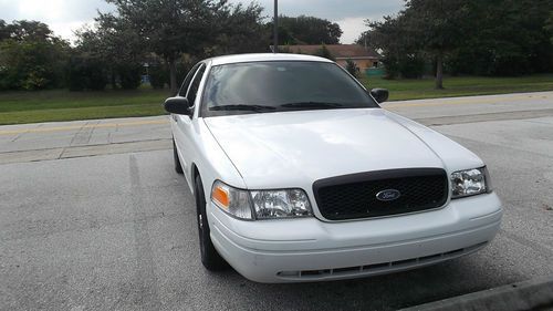 2006 ford crown victoria police interceptor sedan 4-door 4.6l