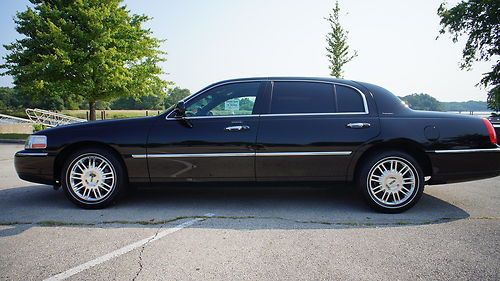 2010 lincoln town car executive l sedan 4-door 4.6l