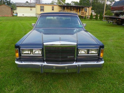 1989 lincoln town car signature se sedan 4-door 5.0l