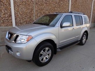 2010 nissan pathfinder se 4x4-camera-bose audio-third row seating-clean