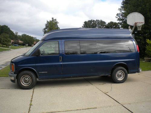 Sell used 2000 GMC Savana 3500 Base Standard Passenger Van 3-Door 5.7L ...