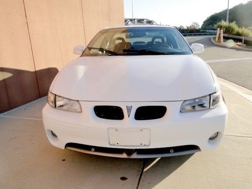 2001 grand prix gt white 
1owner 56k warranty