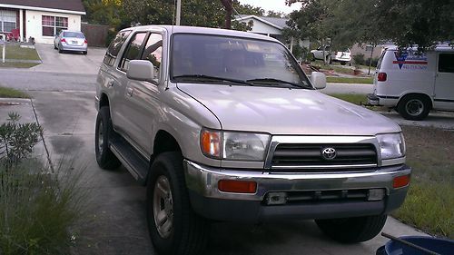 1997 Toyota 4Runner SR5 4WD, image 2