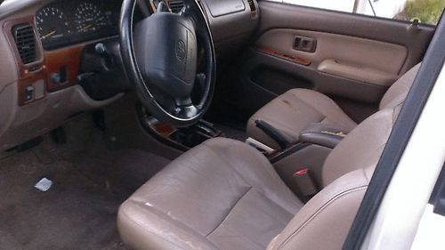 1997 Toyota 4Runner SR5 4WD, image 4