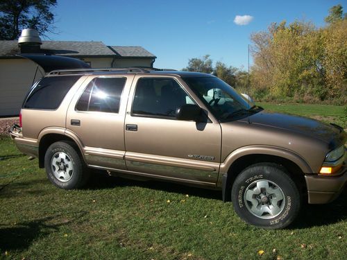 2003 chevy blazer 4x4. 4 door. excellent condition.