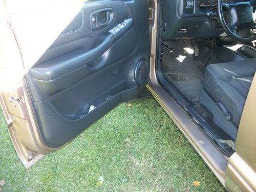 2003 chevy blazer 4x4. 4 door. excellent condition., image 6