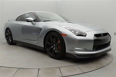 10 gt r prem 3.8l 3-coat met nav bose auto