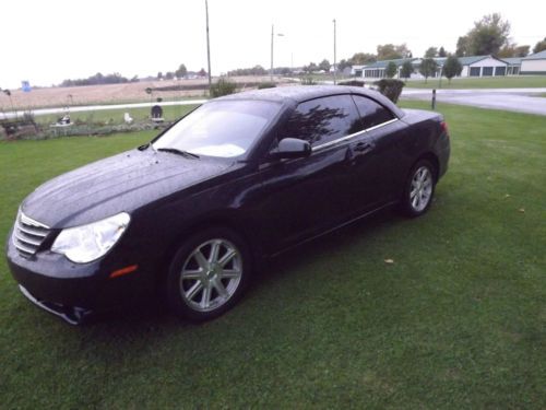 2009 chrysler sebring hard top convertible loaded! look! black on black! nice!!