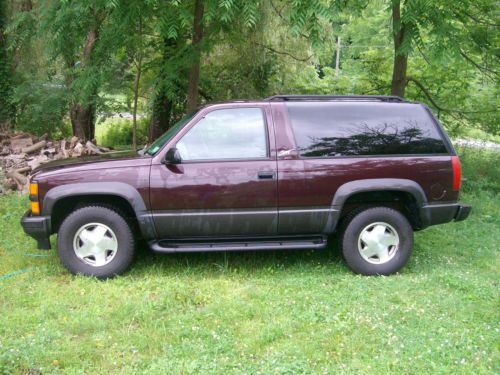 1996 chevy tahoe sport 2 door, 4x4, low miles !!