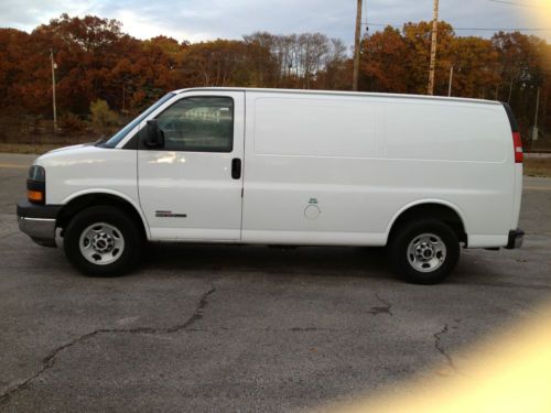 2006 gmc savana 3500 base standard cargo van 3-door 6.6l duramax