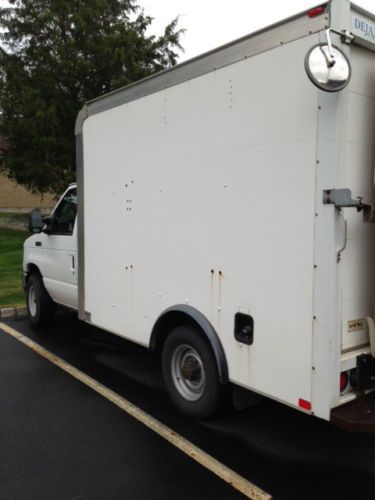 2008 ford e-350 duracube super duty base extended cargo van 3-door 5.4l