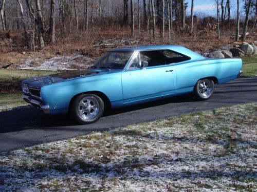 1968 roadrunner clone new paint, interior, drivetrain, exhaust, beautiful car