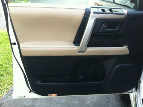 2010 Toyota 4Runner Limited Sport Utility 4-Door 4.0L, image 17