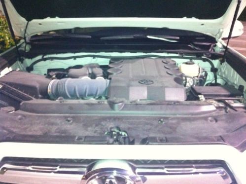 2010 Toyota 4Runner Limited Sport Utility 4-Door 4.0L, image 19