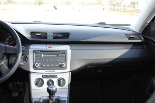 2006 Volkswagen Passat 2.0T Sedan 4-Door 2.0L manual 6 sp, US $6,700.00, image 8