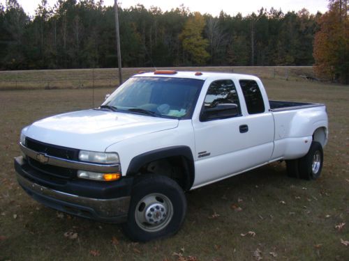 2002 chevrolet silverado 3500 4-door 6.6l  v8 diese