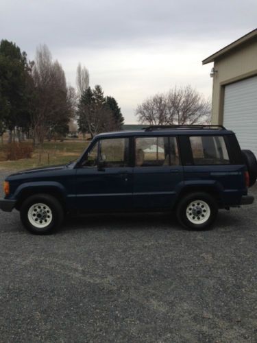 1986 isuzu trooper dlx sport utility 4-door 2.3l 4 wheel drive