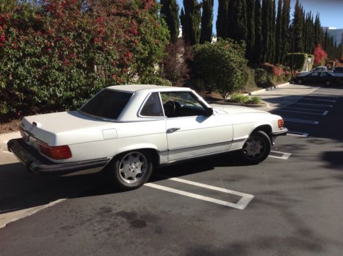 1983 mercedes-benz 380sl base convertible 2-door 3.8l