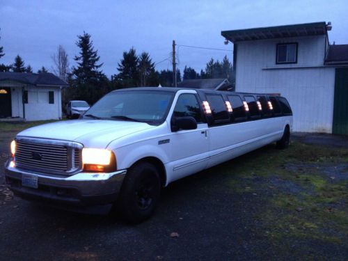 Limousine ford excursion suv stretch white limo