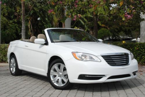 2011 Chrysler 200 Touring Convertible 11K MILES UConnect Bluetooth MP3 CD USB, US $17,950.00, image 2