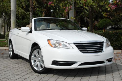 2011 Chrysler 200 Touring Convertible 11K MILES UConnect Bluetooth MP3 CD USB, US $17,950.00, image 3