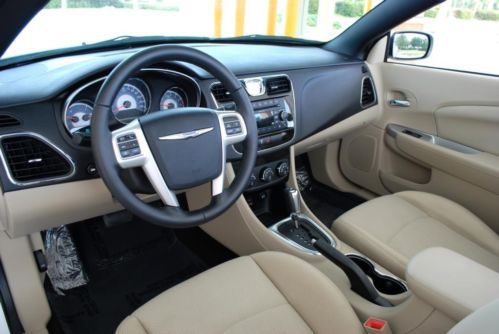 2011 Chrysler 200 Touring Convertible 11K MILES UConnect Bluetooth MP3 CD USB, US $17,950.00, image 58