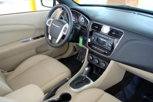 2011 Chrysler 200 Touring Convertible 11K MILES UConnect Bluetooth MP3 CD USB, US $17,950.00, image 87