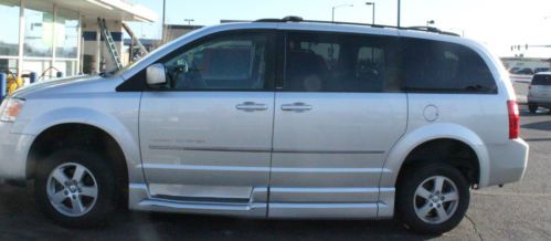 2010 grand caravan sxt braun entervan wheelchair low mileage handicap van