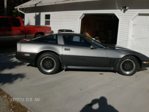 1986 Chevrolet Corvette Base Hatchback 2-Door 5.7L, image 2