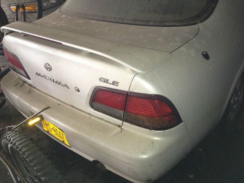 1998 nissan maxima (salvage)