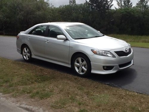 Toyota camry se v6 4-door sedan 2010 silver metallic ash leather