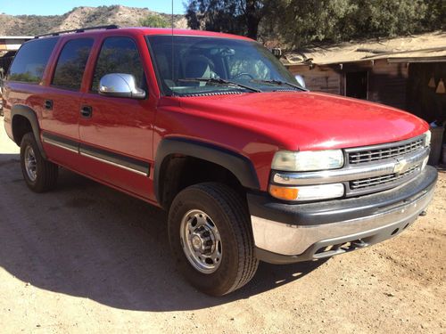 2001 chevrolet 3/4 ton 2500 2wd suburban.