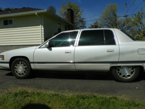 1995 cadillac deville concours sedan 4-door 4.6l