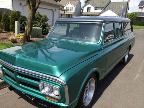 Custom 1970 gmc suburban