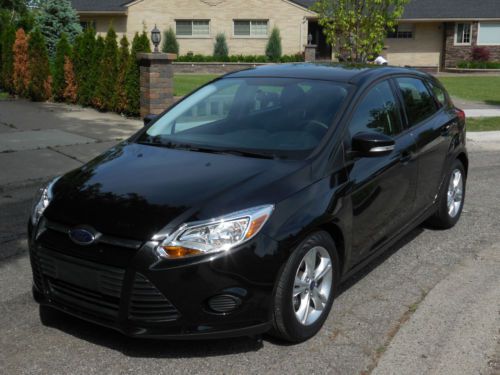 2014 ford focus se hatchback 4-door 2.0l