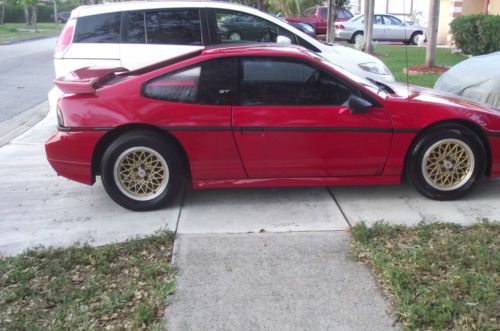 Clean 1988 pontiac fiero