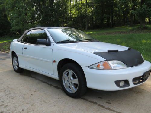 2000 chevy cavalier convertible! clean!! l@@k!!