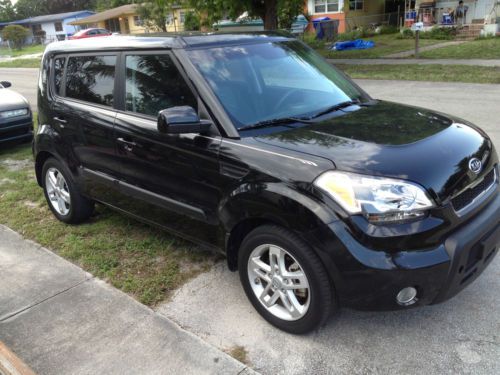 2011 kia soul sport hatchback 4-door 2.0l auto