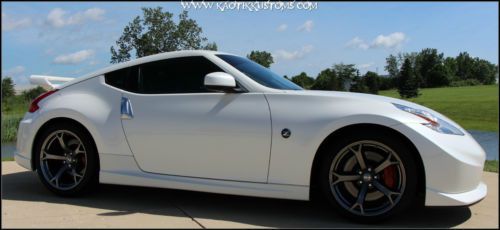 2013 nissan 370z nismo only 2485 miles!!! manual, excellent condition!!!